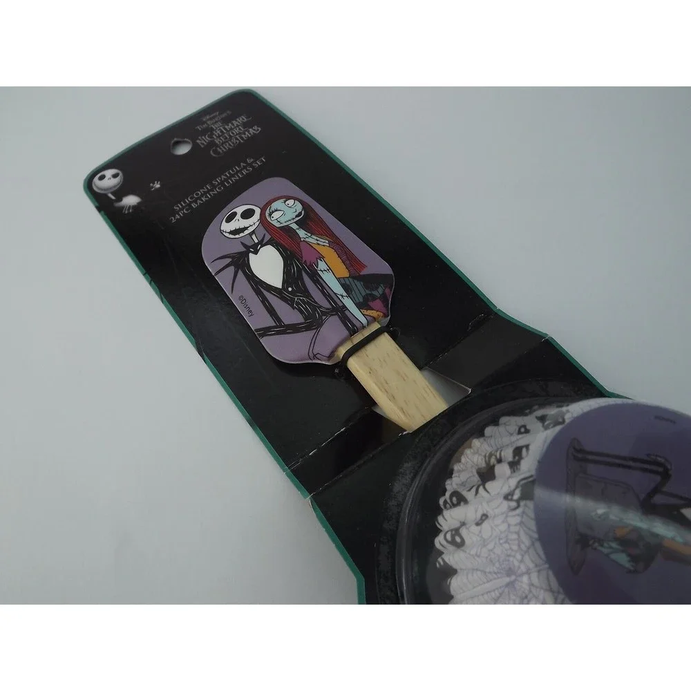 Disney The Night Before Christmas Silicone Spatula 24ct Baking Liners Set